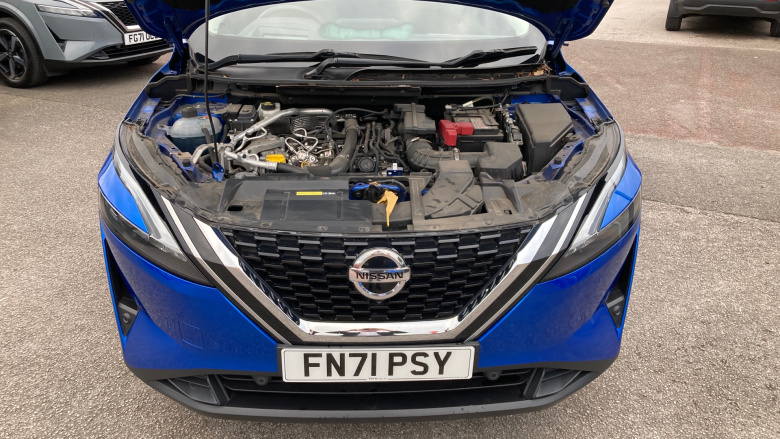 Nissan Qashqai 1.3 DiG-T MH Premiere Edition 5dr Petrol Hatchback